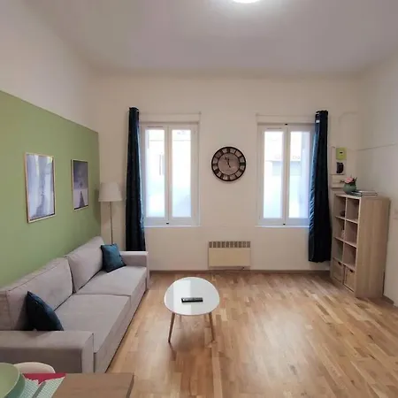 Апартаменты Joli T2 Proche Vieux-port, Terrasses Du Port Et Metro Joliette